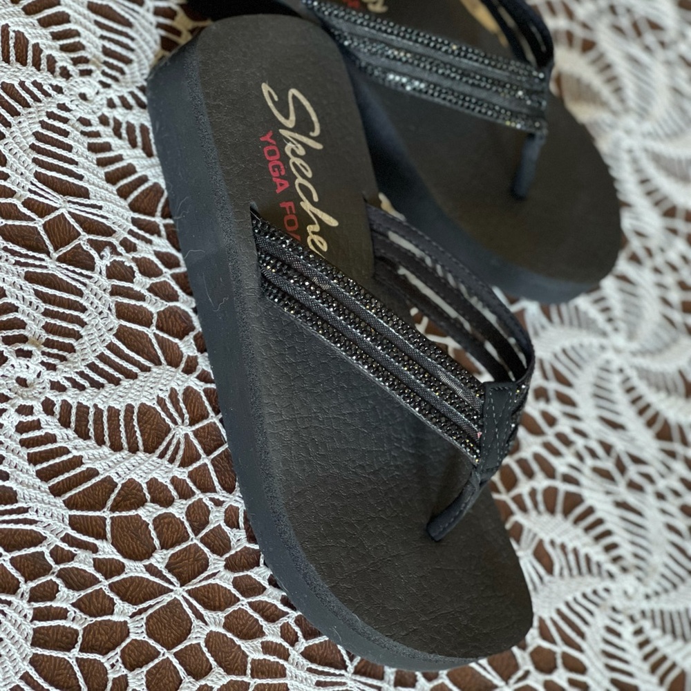 Sketchers Flip Flops